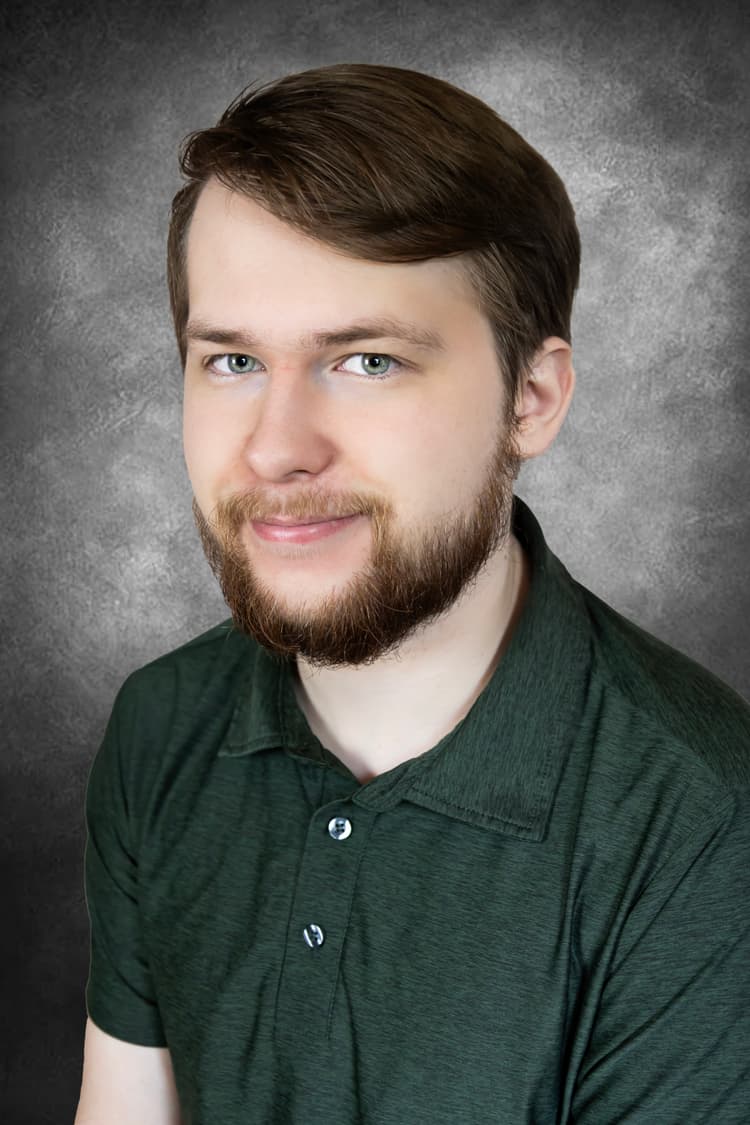 Cameron Calhoun headshot